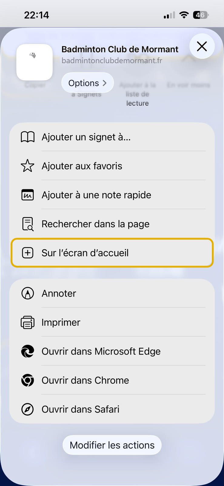 La liste Partager de Safari, la ligne « Sur l'écran d'accueil » entourée